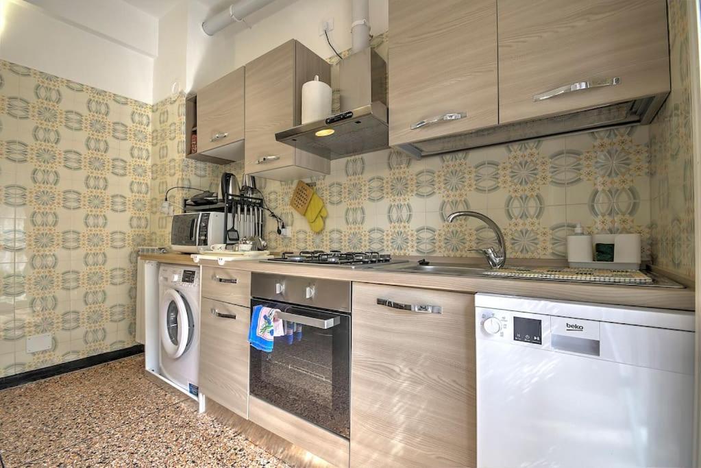 Mariani'S Home Finale Ligure Bagian luar foto